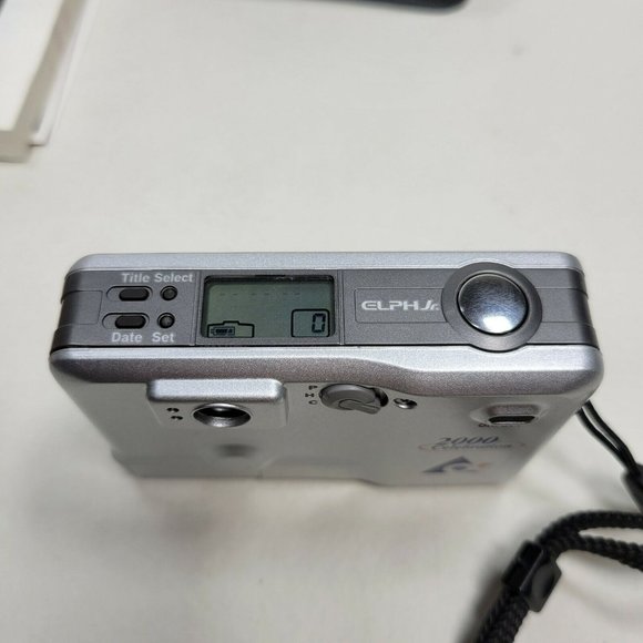 Canon IX240 Elph Jr Point & Shoot APS Film Camera in Box w/ Instructions & Case - Picture 3 of 12